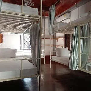 https://hostel-city-backpackers-travel.hotelsluangprabang.com